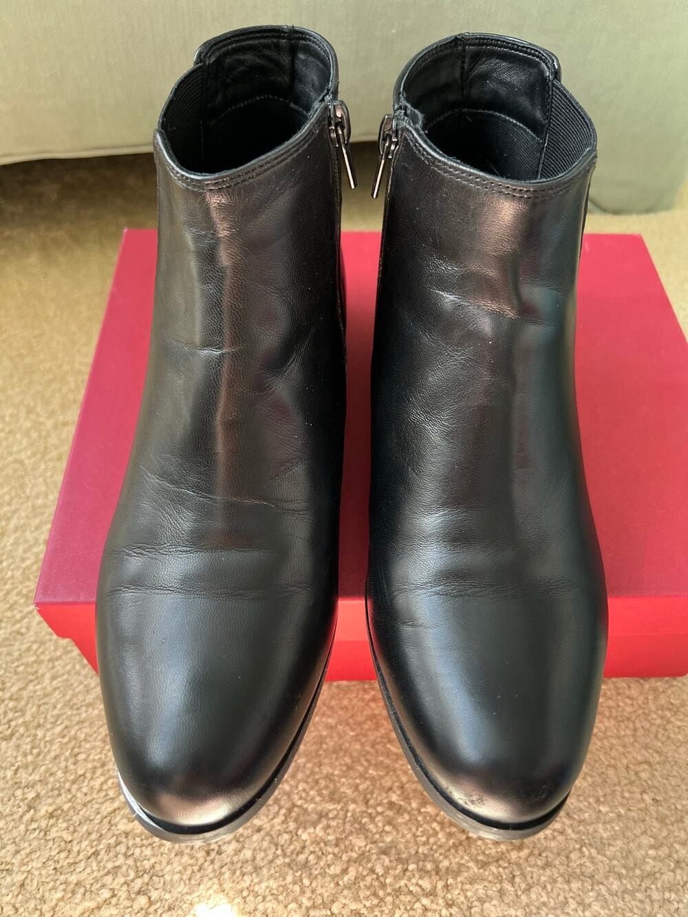 Vaneli Rafer Black Leather Elastic Side Zip Chelsea Ankle Booties Shoes Size 9 M
